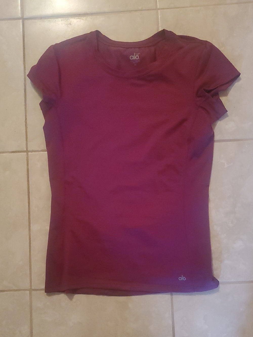 ALO Yoga Short Sleeve Performance Tee in Bright Pink